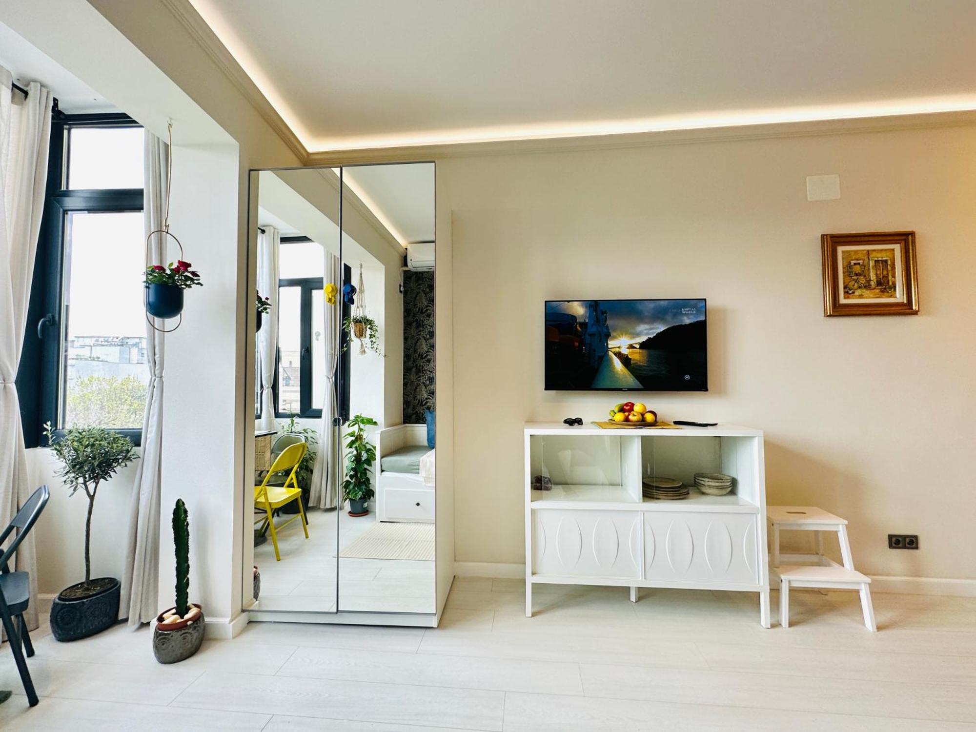 Harmony Studio - Elegant Escape Near Ateneu Букурещ Екстериор снимка